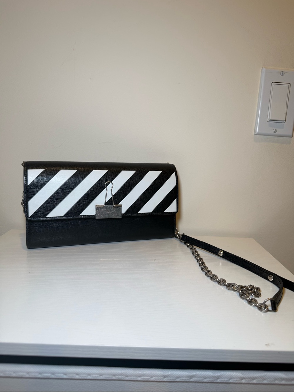 Off-White Women's Binder Stripe Leather Wallet-On-Chain